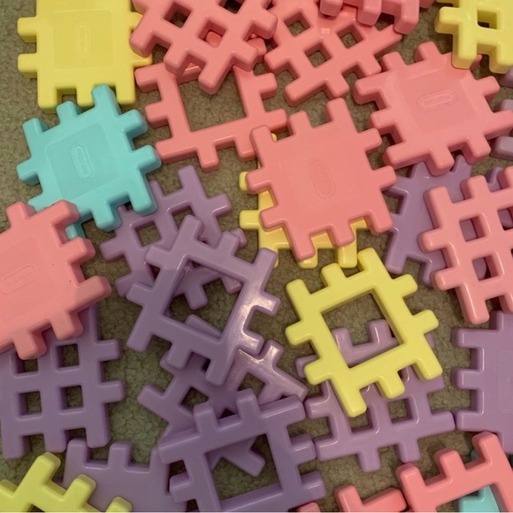 Colorful Interlocking Puzzle Pieces - Picture 2 of 6